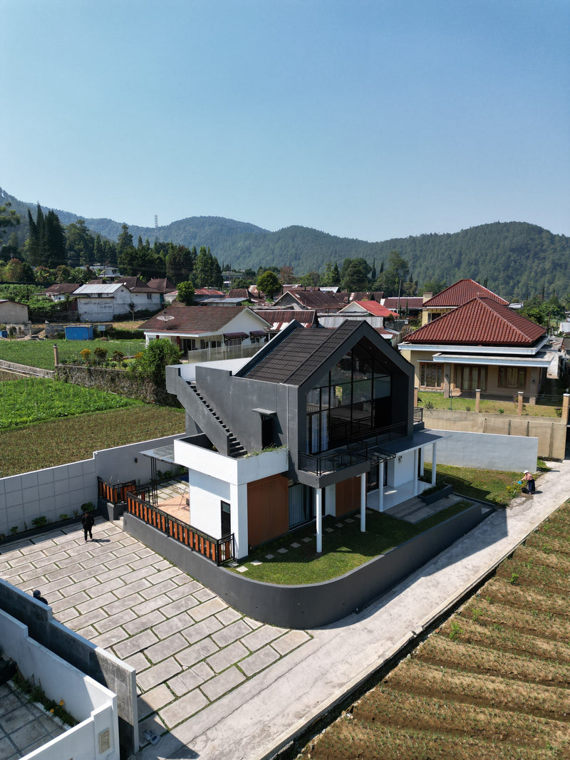 Land + Design + Build